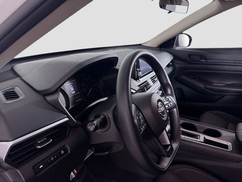 Used 2024 Nissan Altima 2.5 S image 23