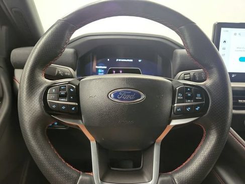 Used 2025 Ford Explorer ST-Line w/ ST-Line Street Pack AWD/4WD image 32