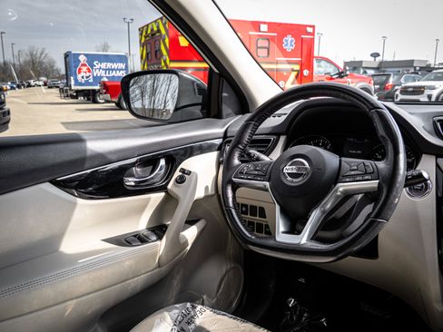 Used 2019 Nissan Rogue Sport SV w/ All-Weather Package image 25