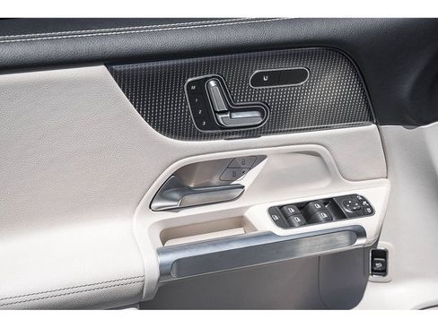 Certified 2022 Mercedes-Benz GLB 250 image 20