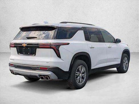 Used 2024 Chevrolet Traverse LT FWD image 5