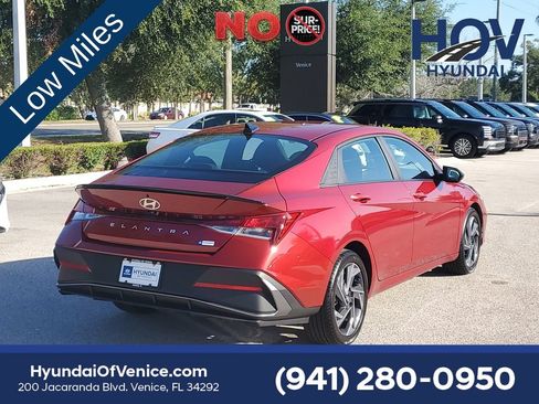 Certified 2025 Hyundai Elantra Sport FWD image 8