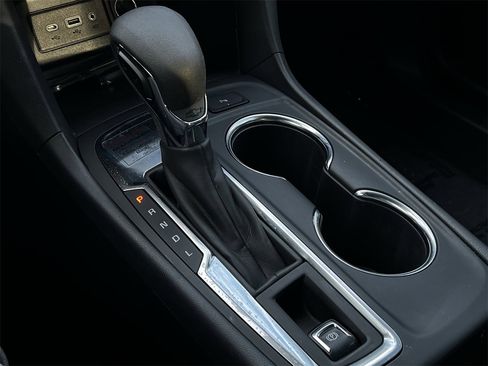 Used 2024 Chevrolet Equinox LT image 17