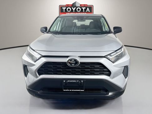 Used 2023 Toyota RAV4 LE AWD/4WD image 2
