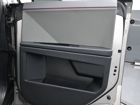 Used 2024 Tesla Cybertruck AWD Crew Cab image 22