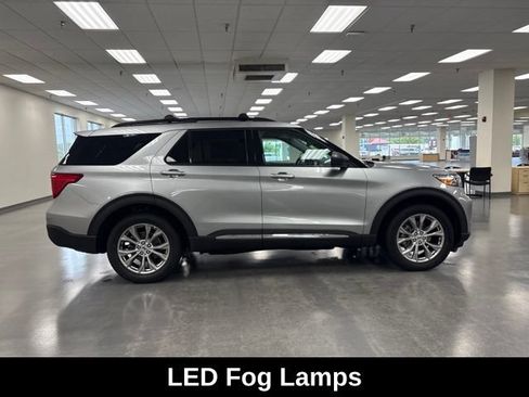Used 2024 Ford Explorer XLT w/ Equipment Group 202A AWD/4WD image 8