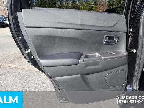 Used 2024 Mitsubishi Outlander Sport SE AWD/4WD image 19