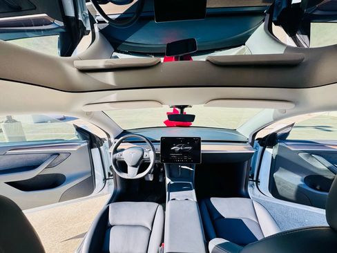 Used 2023 Tesla Model Y AWD image 15