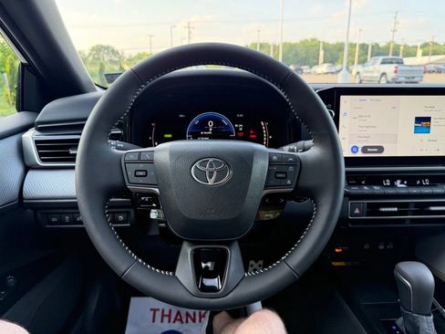 Used 2026 Toyota Camry SE FWD image 10