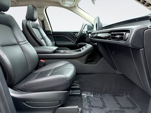 Used 2022 Lincoln Aviator AWD w/ Premium Package image 17