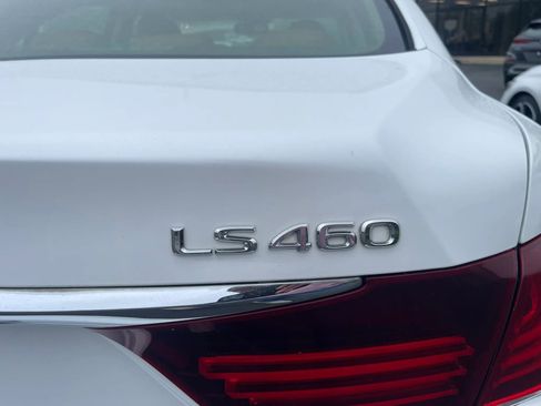 Used 2013 Lexus LS 460 w/ Comfort Pkg RWD image 10