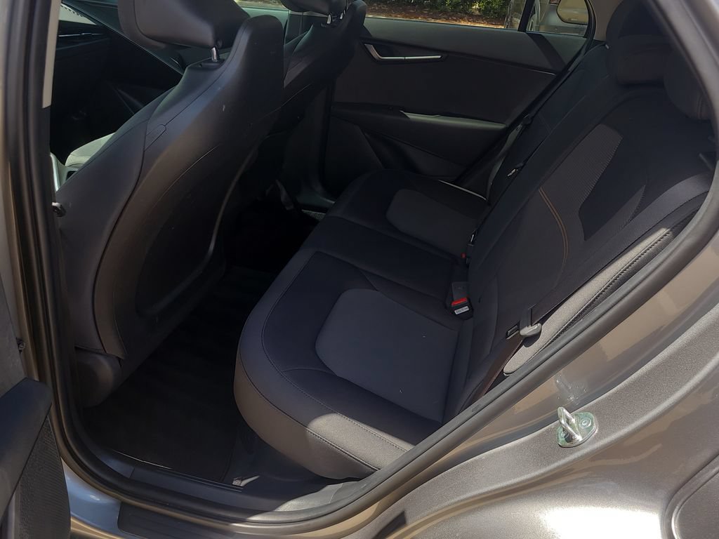Used 2025 Kia Niro LX FWD image 8