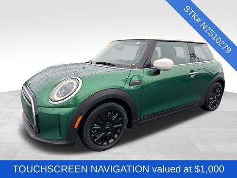 Used 2022 MINI Cooper 2-Door Hardtop image 3