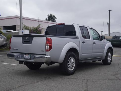 Used 2017 Nissan Frontier SV RWD image 4