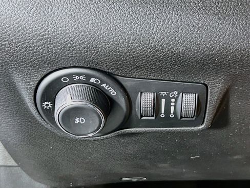 Used 2022 Jeep Compass Limited AWD/4WD image 10
