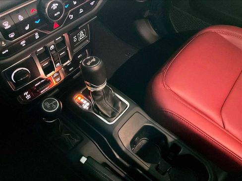 Used 2024 Jeep Wrangler Unlimited Rubicon 392 image 20