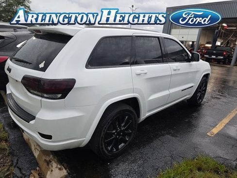 Used 2017 Jeep Grand Cherokee Altitude AWD/4WD image 1