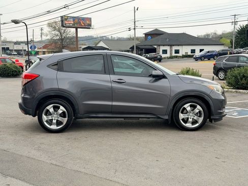Used 2018 Honda HR-V LX image 7