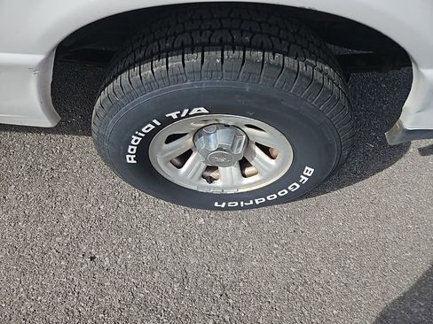 Used 2009 Ford Ranger XL image 13