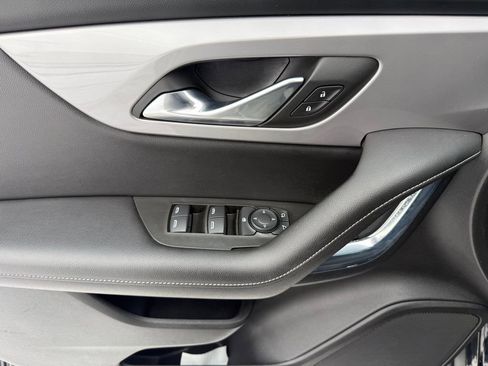 Used 2023 Chevrolet Blazer LT image 19