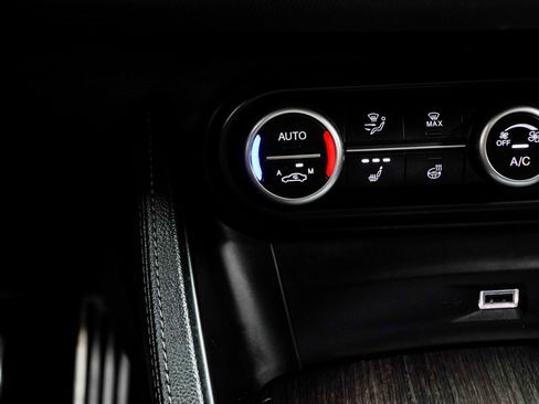 Used 2022 Alfa Romeo Stelvio Ti image 21