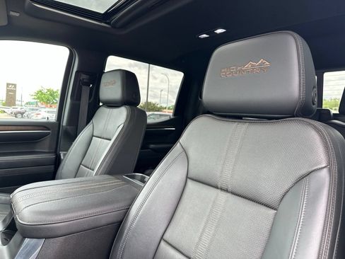 Used 2024 Chevrolet Silverado 1500 High Country w/ High Country Premium Package AWD/4WD image 15