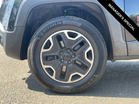 Used 2016 Jeep Renegade Trailhawk AWD/4WD image 10