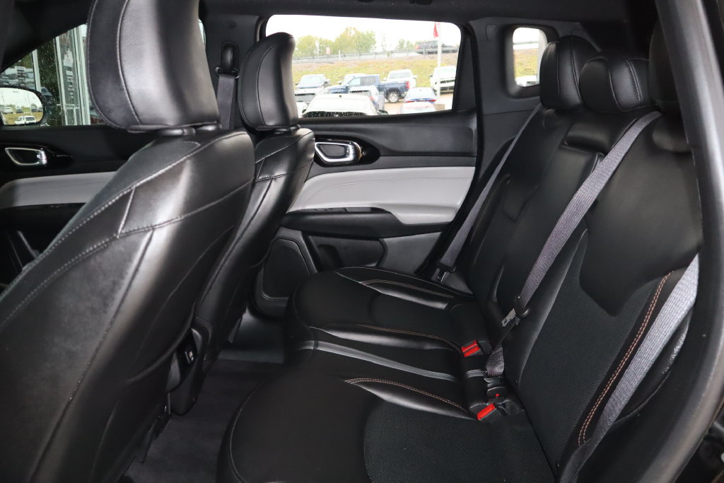 Used 2023 Jeep Compass Limited AWD/4WD image 30