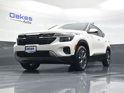 Certified 2024 Kia Seltos LX image 38