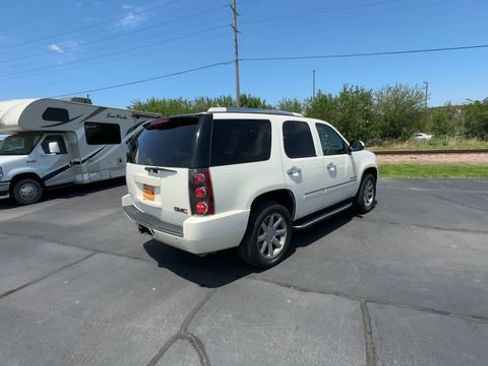 Used 2014 GMC Yukon Denali AWD/4WD image 8