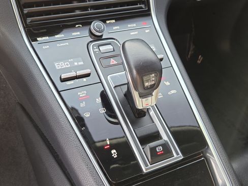 Used 2018 Porsche Panamera 4S image 23