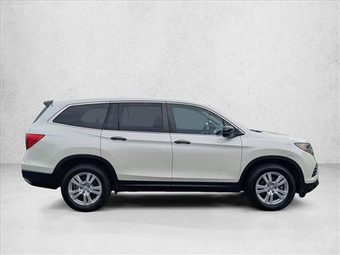 Certified 2017 Honda Pilot LX image 4