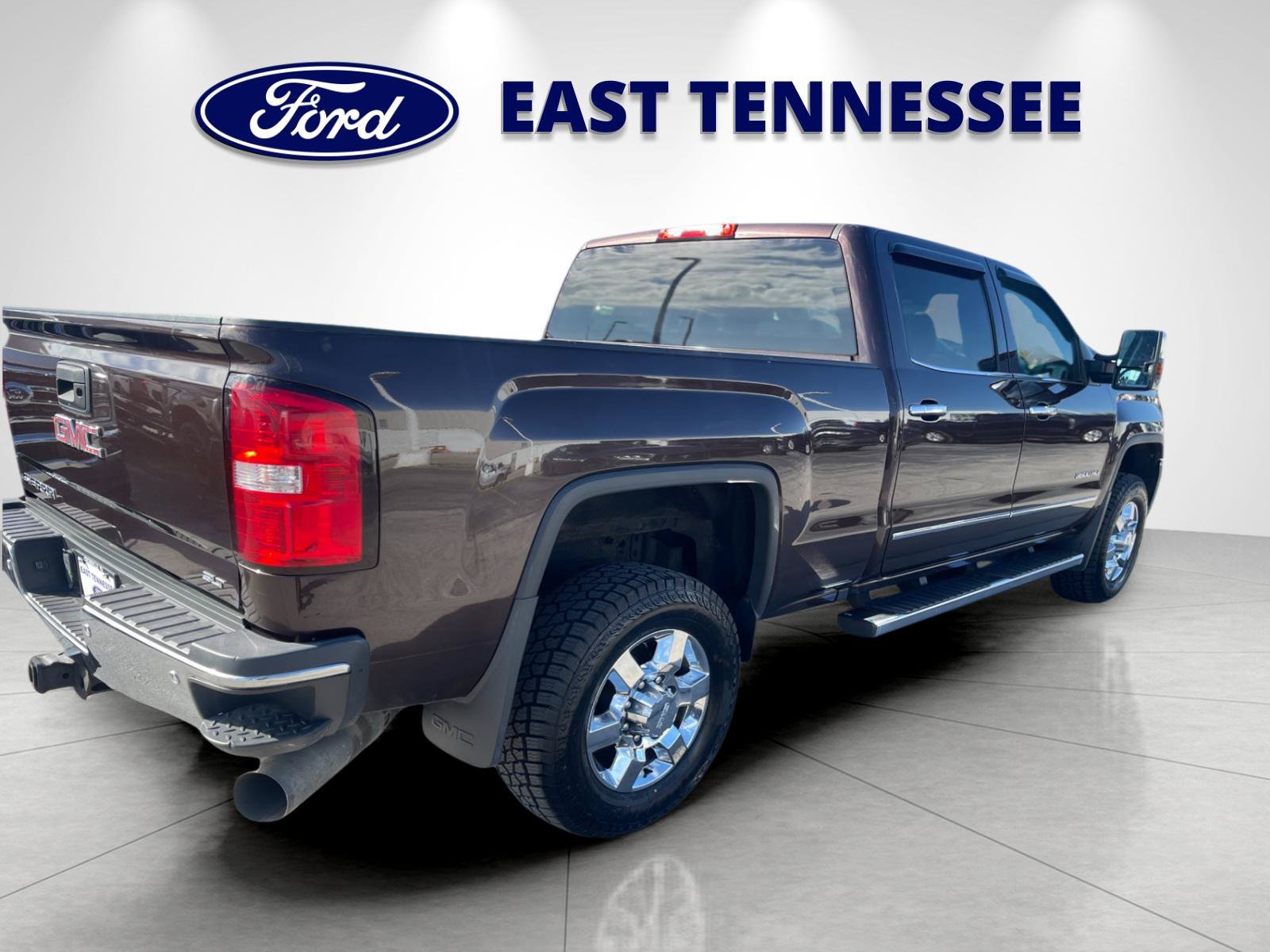 Used 2016 GMC Sierra 3500 SLT w/ Duramax Plus Package AWD/4WD image 3