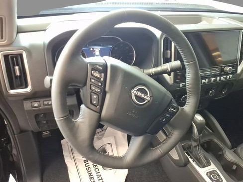 New 2026 Nissan Frontier SV w/ SV Convenience Package AWD/4WD image 15