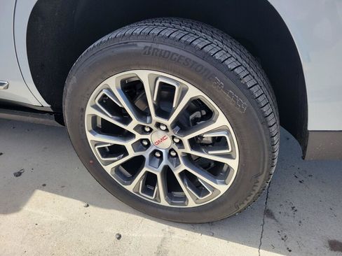 New 2026 GMC Yukon Denali w/ Denali Reserve Package RWD image 9