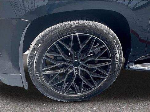 Used 2019 Cadillac Escalade Luxury AWD/4WD image 34