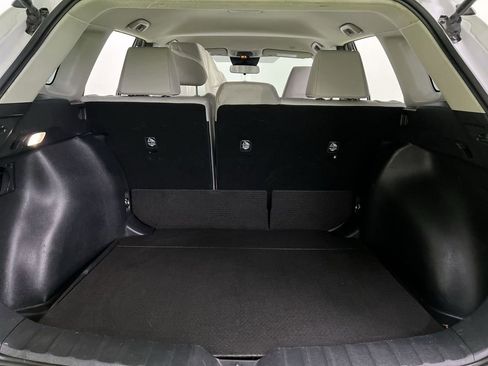 Used 2025 Toyota Corolla Cross L image 25