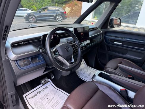 Used 2025 Volkswagen ID. Buzz Pro S RWD image 7