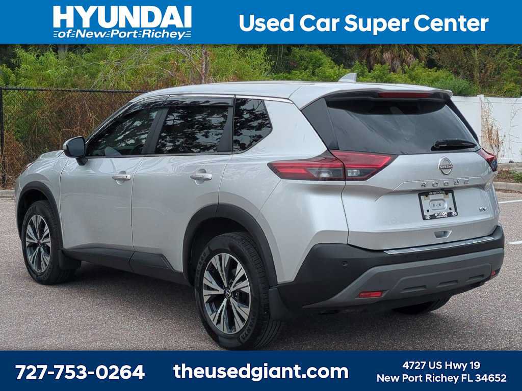 Used 2022 Nissan Rogue SV FWD image 3