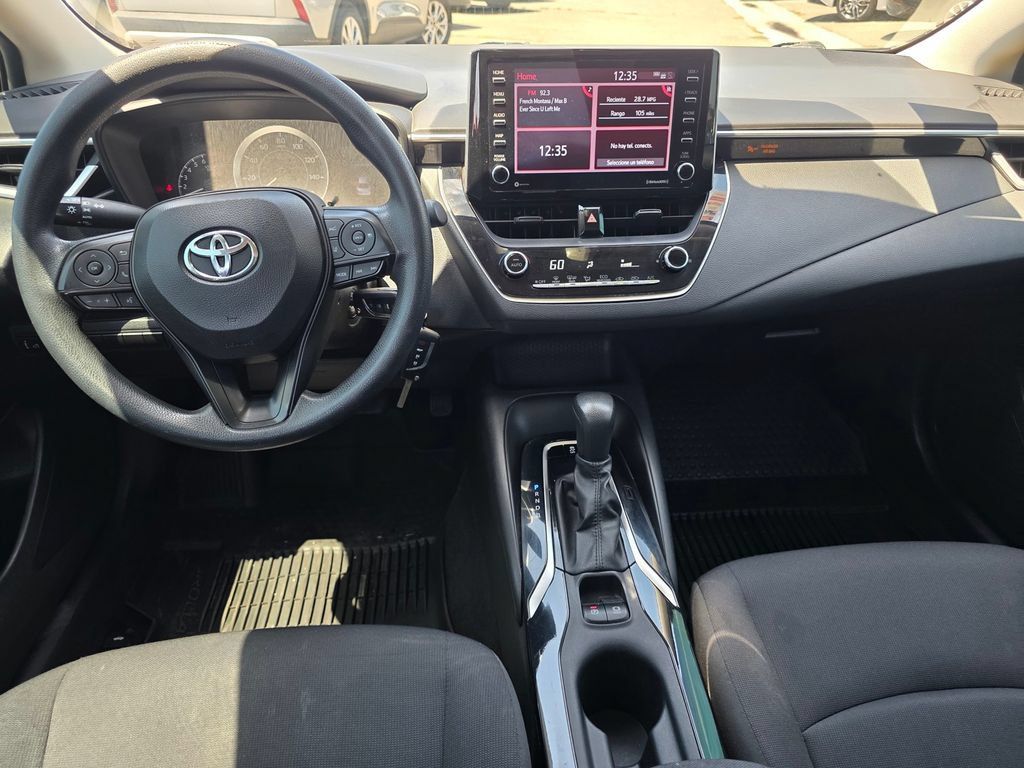 Used 2021 Toyota Corolla LE FWD image 17
