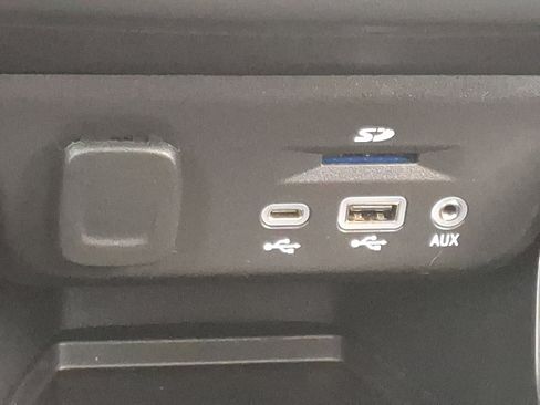 Used 2022 Chevrolet TrailBlazer RS w/ Sun and Liftgate Package image 27