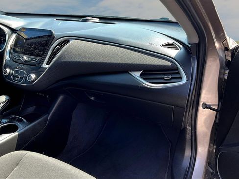 Used 2022 Chevrolet Malibu LS image 17