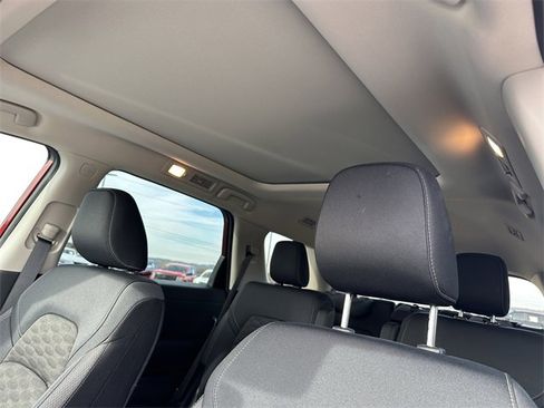 Certified 2025 Nissan Pathfinder SV w/ SV Premium Package image 33