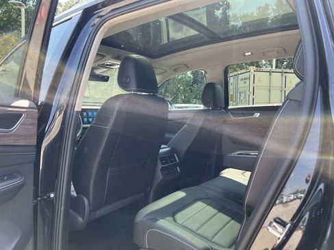 New 2025 Volkswagen Atlas SEL image 21