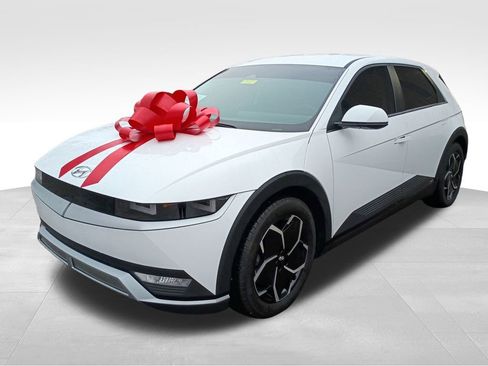 Used 2023 Hyundai Ioniq 5 SE image 3