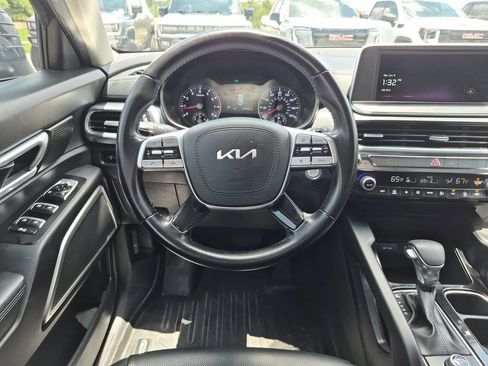 Used 2022 Kia Telluride LX FWD image 30