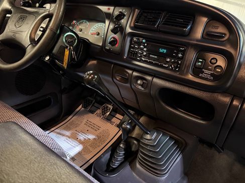 Used 1998 Dodge Ram 2500 Truck 4x4 Quad Cab image 3