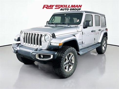 Used 2020 Jeep Wrangler Unlimited Sahara image 3