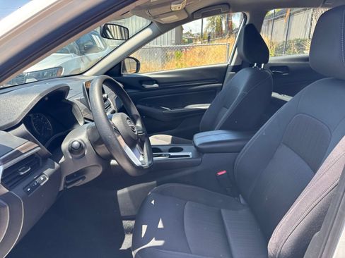 Used 2025 Nissan Altima 2.5 SV FWD image 22