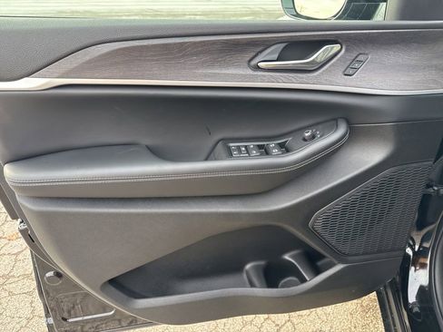 New 2025 Jeep Grand Cherokee Limited w/ Black Appearance Package AWD/4WD image 41